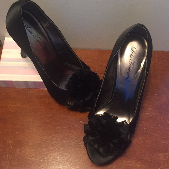 Lulu Townsend Black Heels - Picture 2 of 6